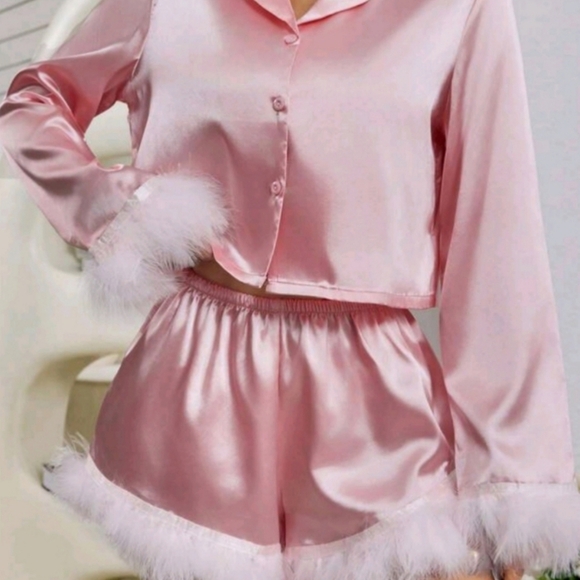 Women's Fashionable Satin Pajamas Set With Plush Trim Design - Picture 3 of 6